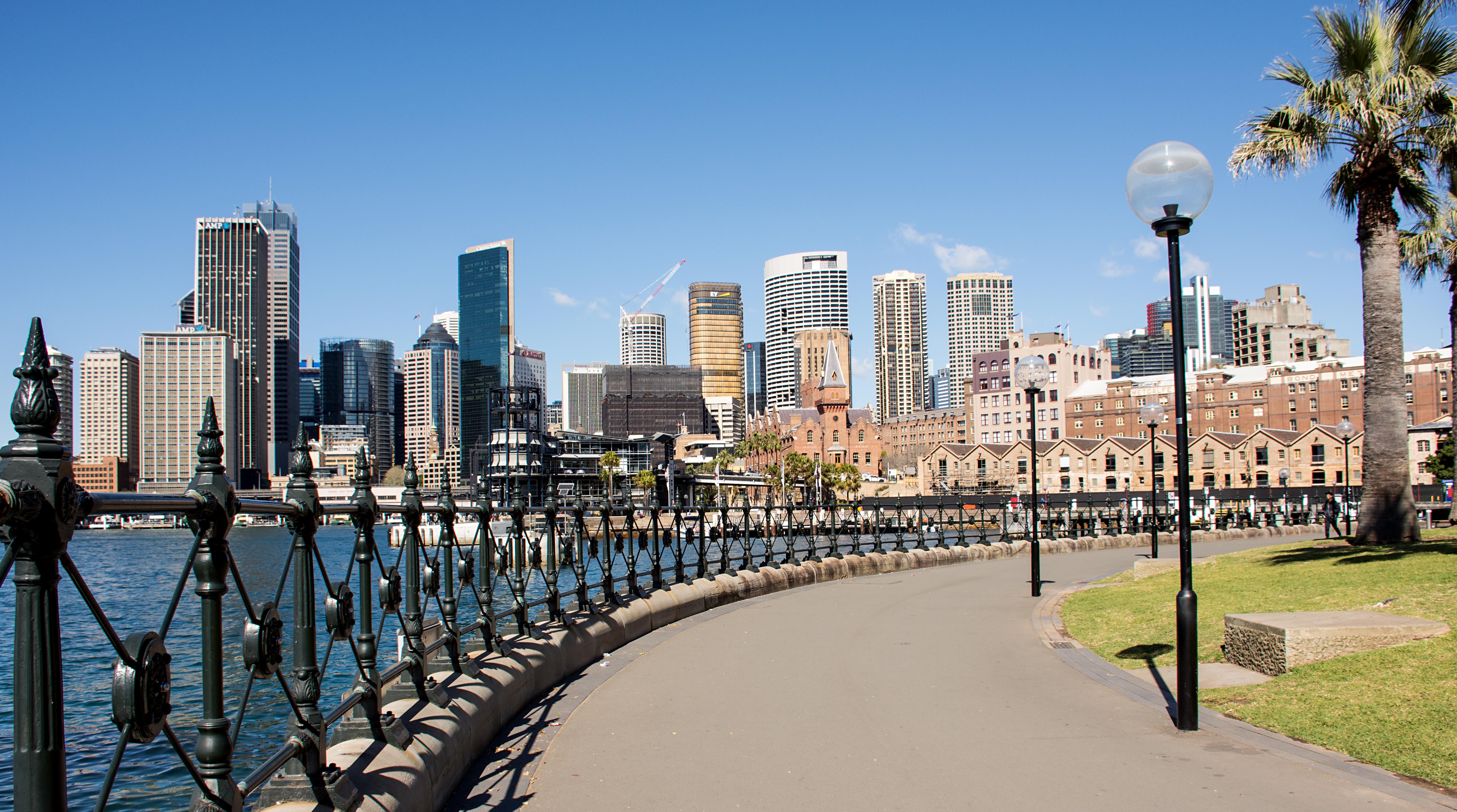 A Walkway from Sydney to Darling Harbour